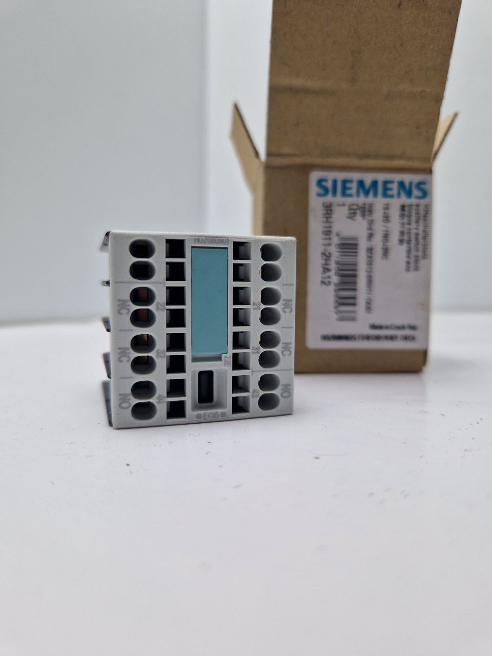 SIEMENS 3RH1911-2HA12, Auxiliary switch block, 1S+20/1NO+2NC (Request price)