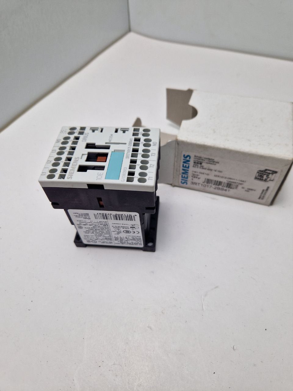 SIEMENS SIRIUS 3RT1017-2BB41, Power contactor 24V, AC-3: 5,5kW 400V 1S 1NO (Request price)