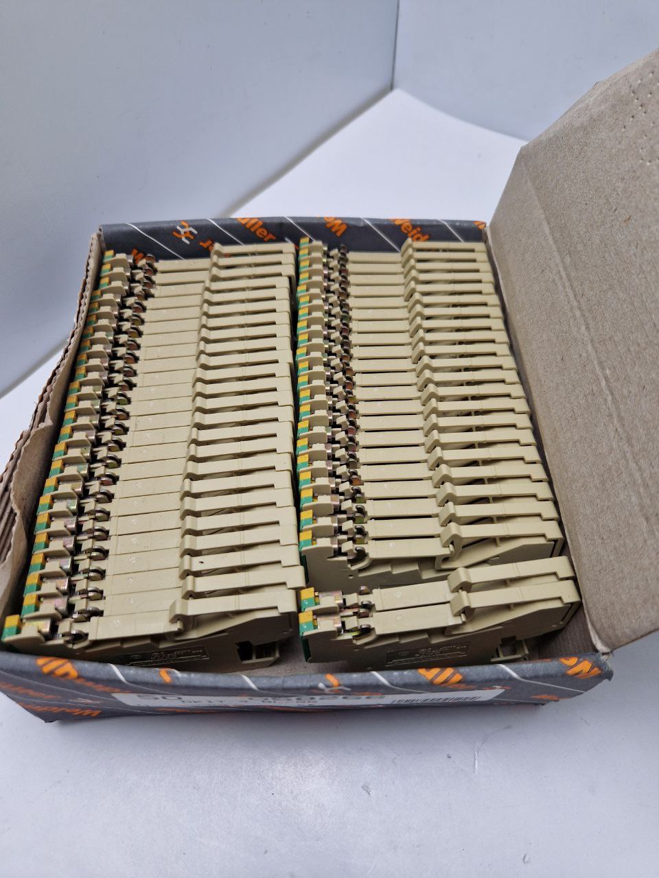 Terminal blocks 4 mm² Weidmüller DKIT4 BL/GG 058266 (Request price)