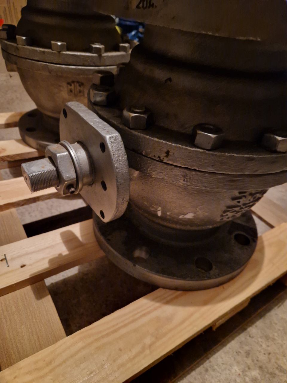 AA   PN 40 DN 150 4408 B17, EP 305, DIN 3443 Forma A, 20808477  (Request price)