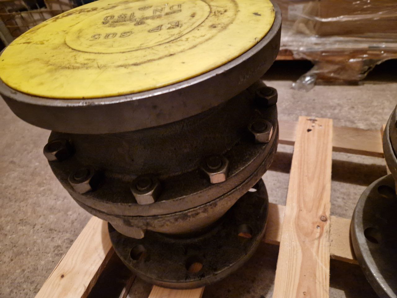 AA   PN 40 DN 150 4408 B17, EP 305, DIN 3443 Forma A, 20808477  (Request price)