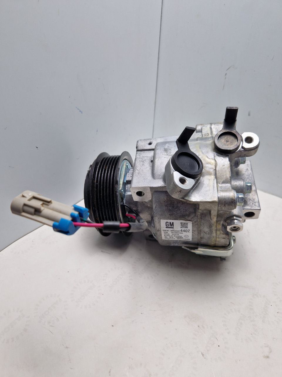 Air conditioning compressor GM NO. 39154407, Chevrolet-Opel-11-C90-PVSH  (Request price)