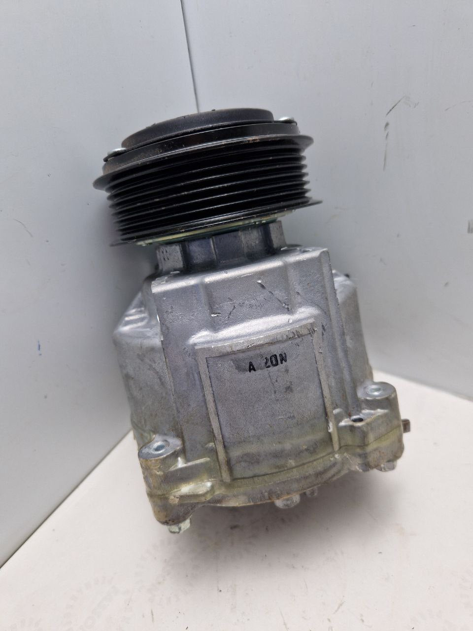 AIR CONDITIONER COMPRESSOR GM NO.. 391544084408, AKT011H403BS