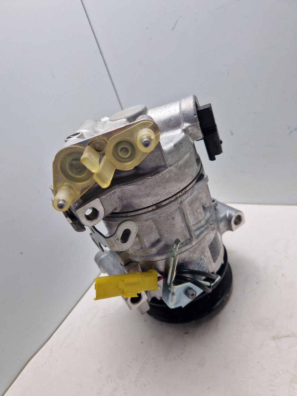 Air conditioning compressor pump 98 347 810 80, 98 347 813 80 DENSO, for Peugeot, Citroën (Request price)
