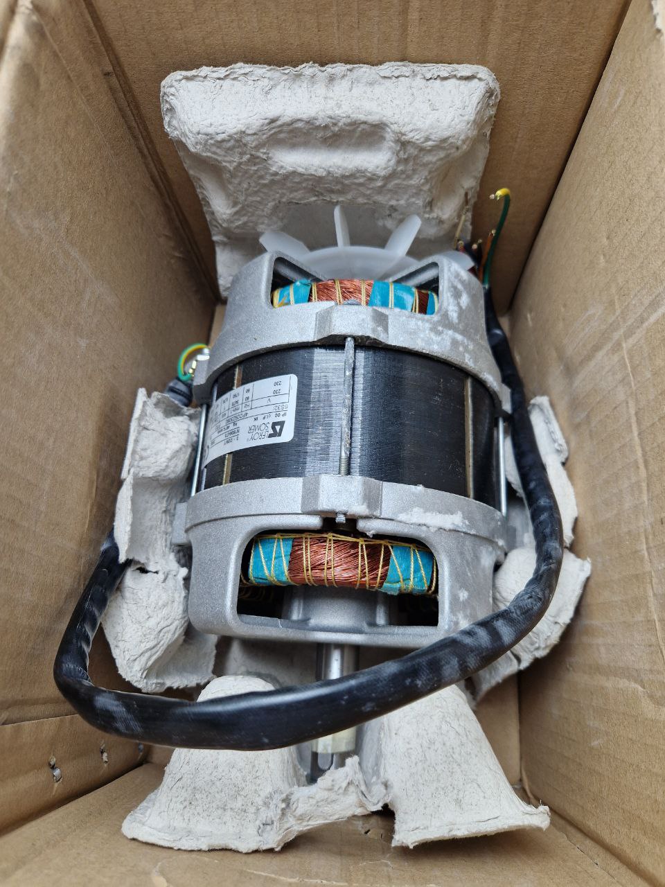MOTOR LEROY SOMER 3-D29/T 230V / 60Hz / 3470 min-1/ 1kW / Cos. 0,8 / 4,6A (Request price)
