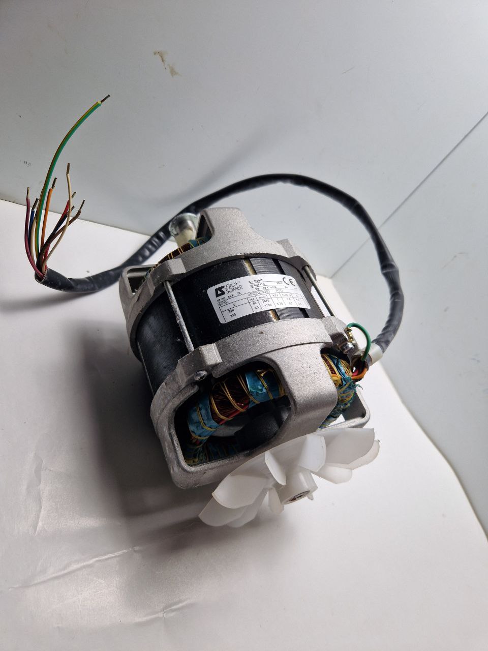 MOTOR LEROY SOMER 3-D29/T 230V / 60Hz / 3470 min-1/ 1kW / Cos. 0,8 / 4,6A (Request price)