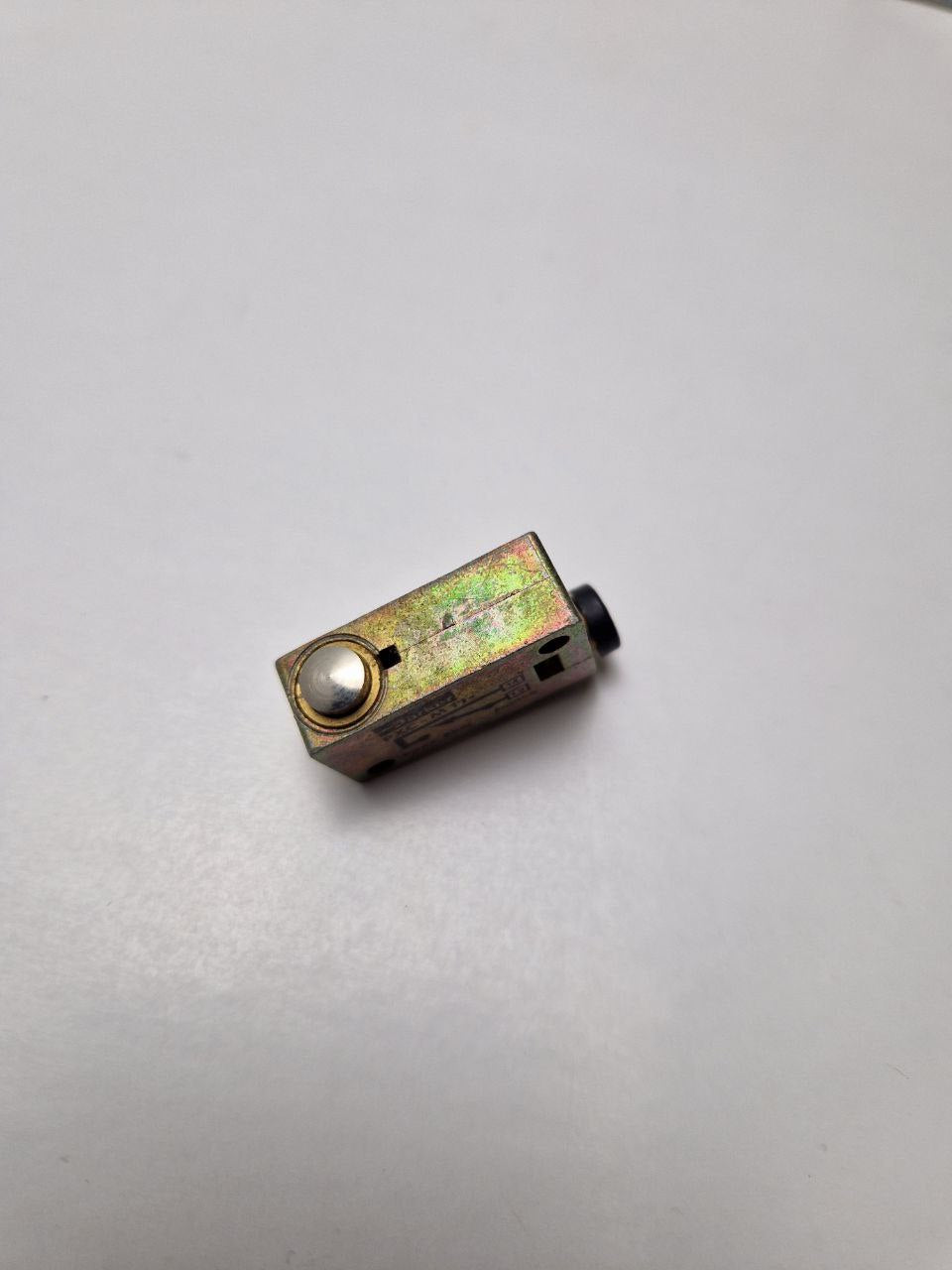 Parker PXC-M111 Pneumatic Control Valve, Manual, 3/2 2.5mm,Metal, 80302,10715127 (Request price)