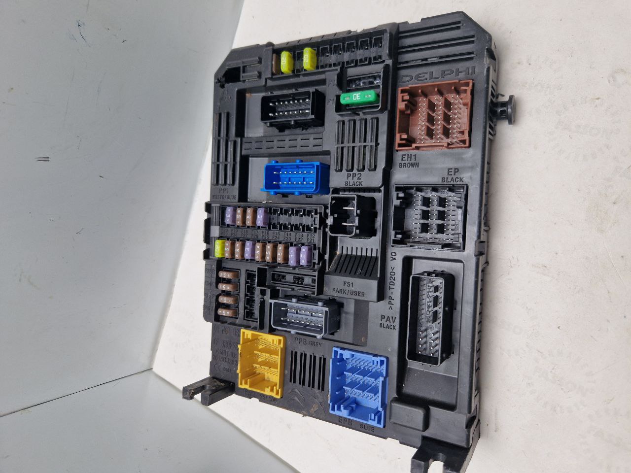 Fuse box BSI-EL5-CEM00, 9830813080-00, S:2032044605 , 28625187, PEUGEOT / CITROEN  (Request price)