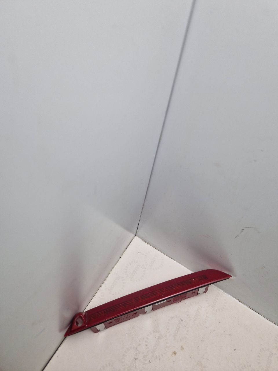 MIDDLE REAR LIGHT HELL 011147 GM 13 354 590 DUNS 361531665 31419 (Request price)