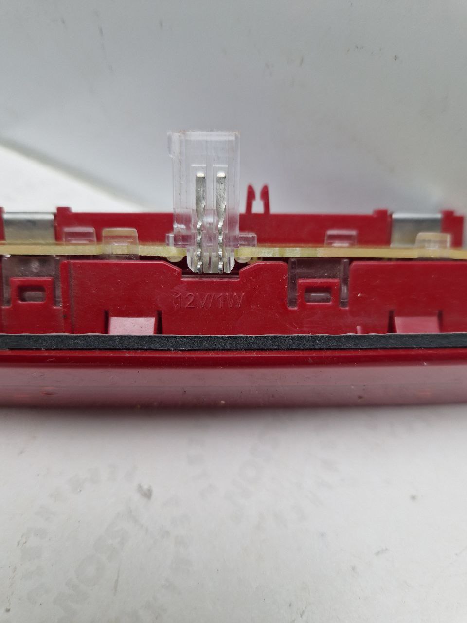 MIDDLE REAR LIGHT HELL 011147 GM 13 354 590 DUNS 361531665 31419 (Request price)