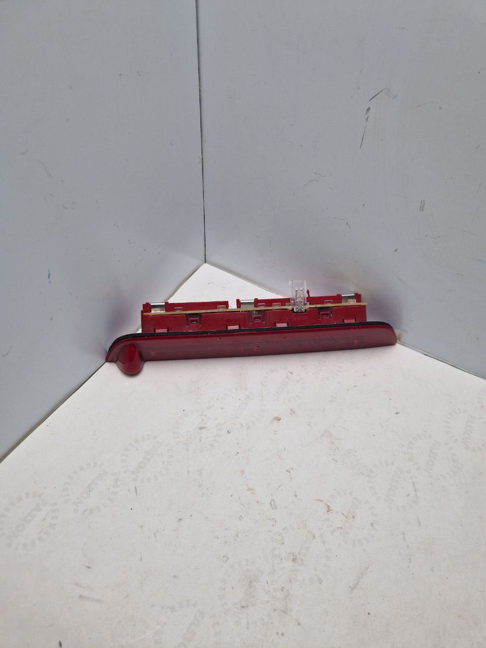 MIDDLE REAR LIGHT HELL 011147 GM 13 354 590 DUNS 361531665 31419 (Request price)