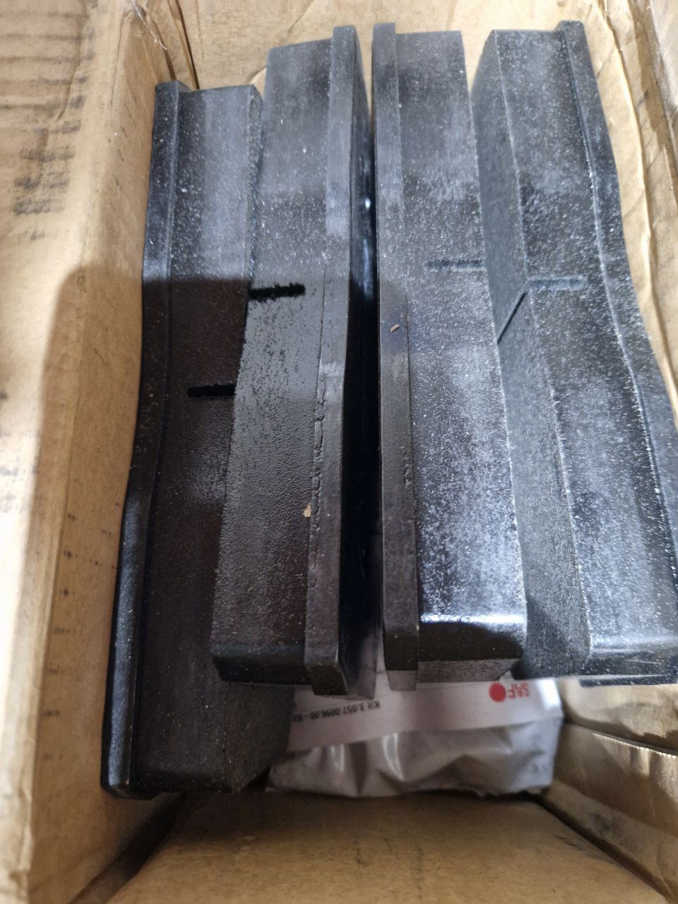 Brake pad set  SAF 03 057 0096 01 SAF Holland  SBS2220HO  (Request price)