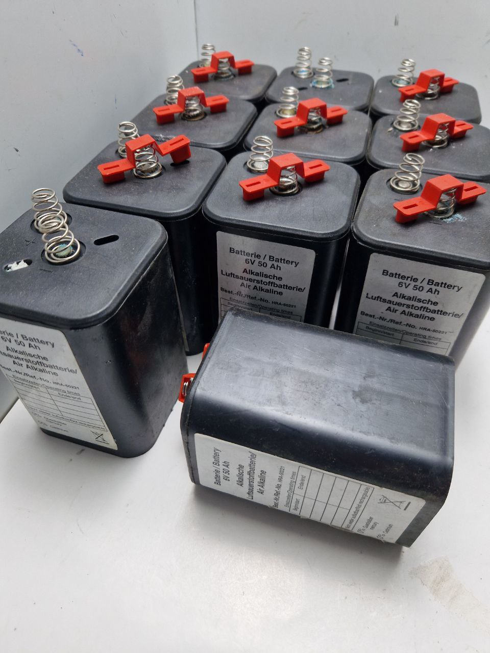 Alkaline air-oxygen battery  6V 50 Ah HRA-50221 (Request price)