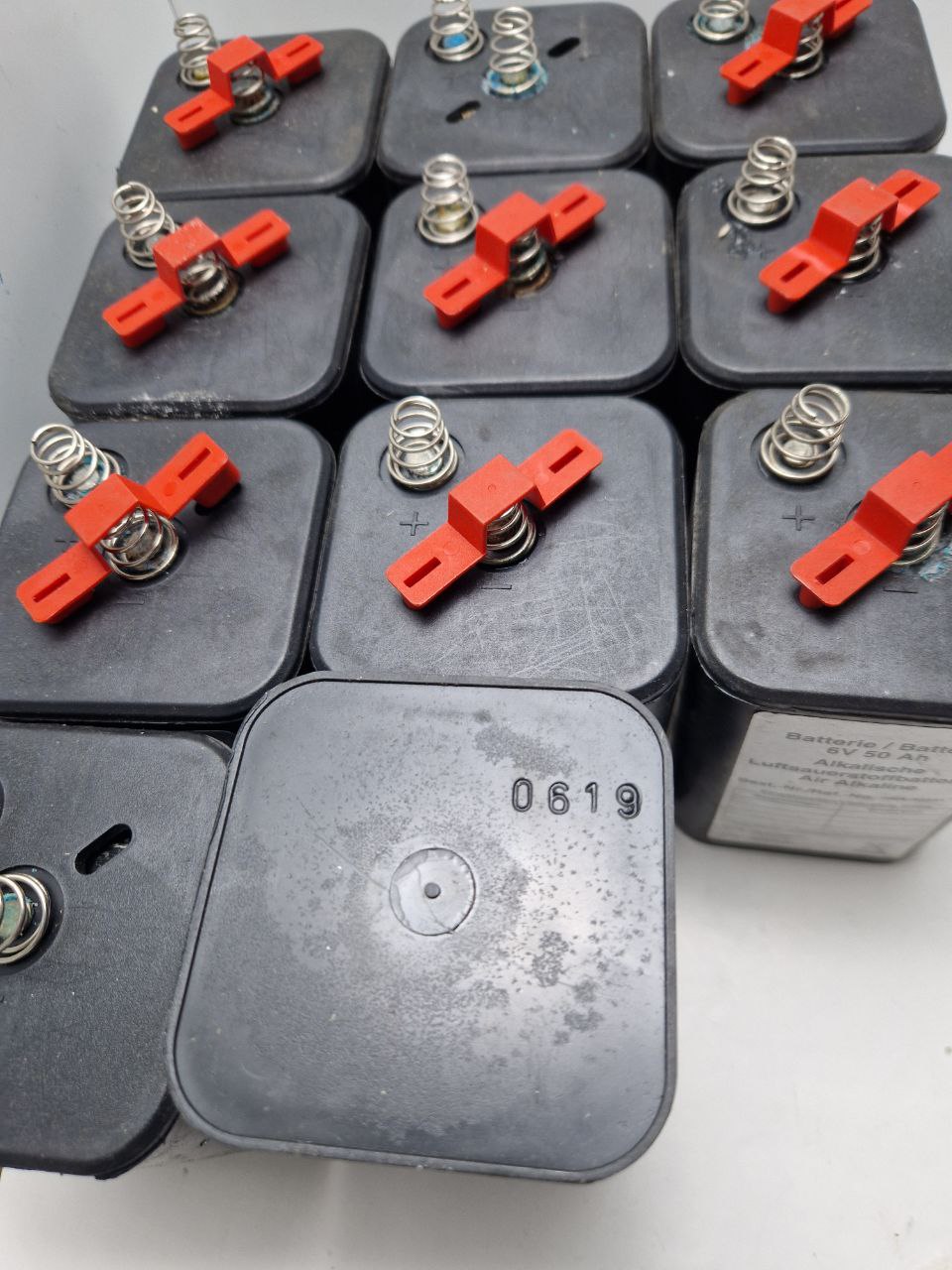 Alkaline air-oxygen battery  6V 50 Ah HRA-50221 (Request price)