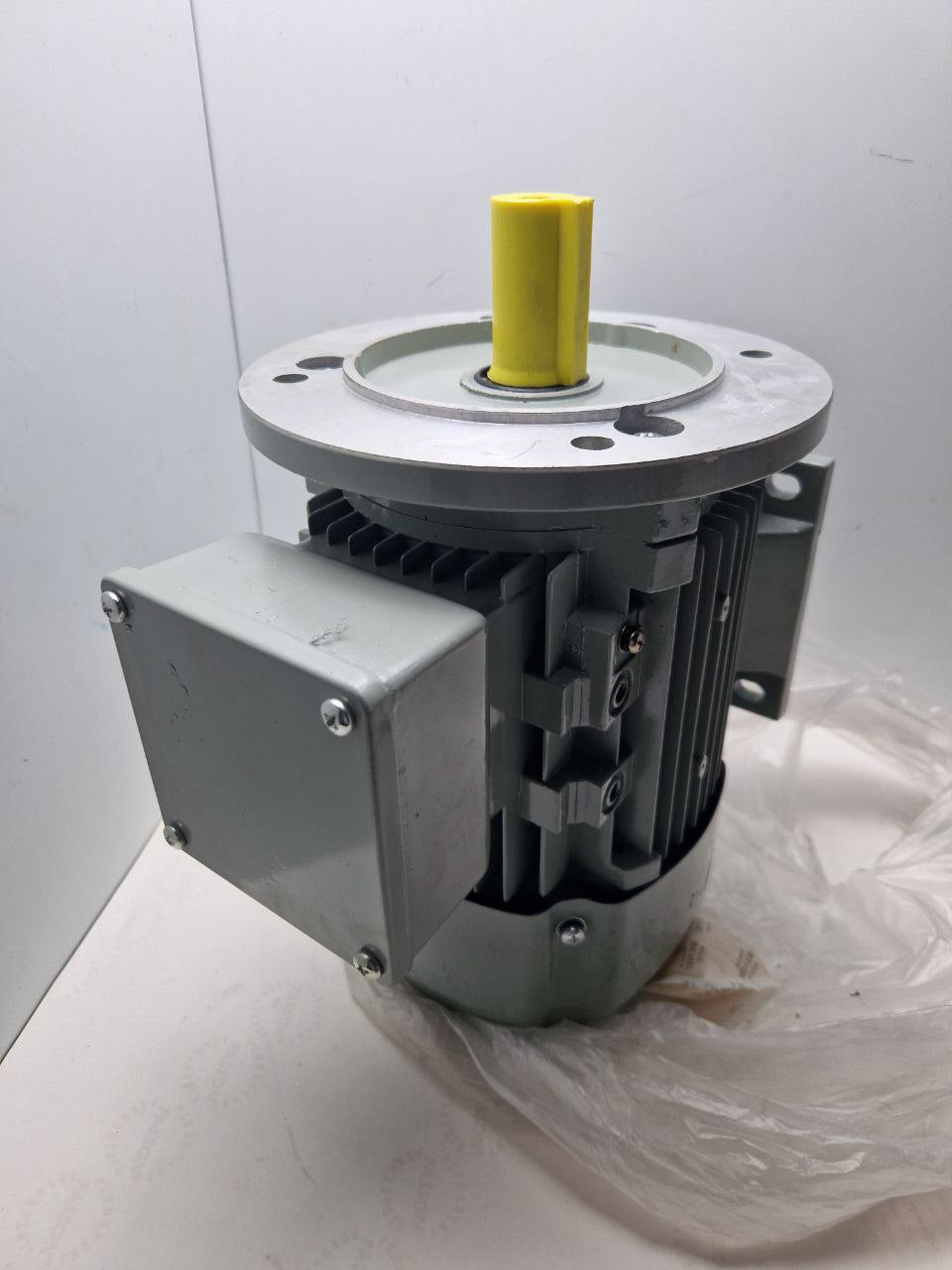 Electric motors FCPA 90S-2 B35 1.5 KW, HP 2840 rpm, 230/400 V, 50 Hz (Request price)