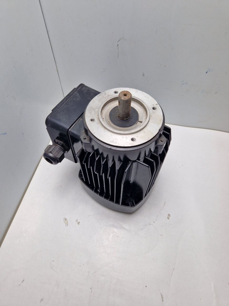 LEROY® SOMER LS63, N°005502/09-10, IP55 IK 06 cl. F 40 °C (Request price)