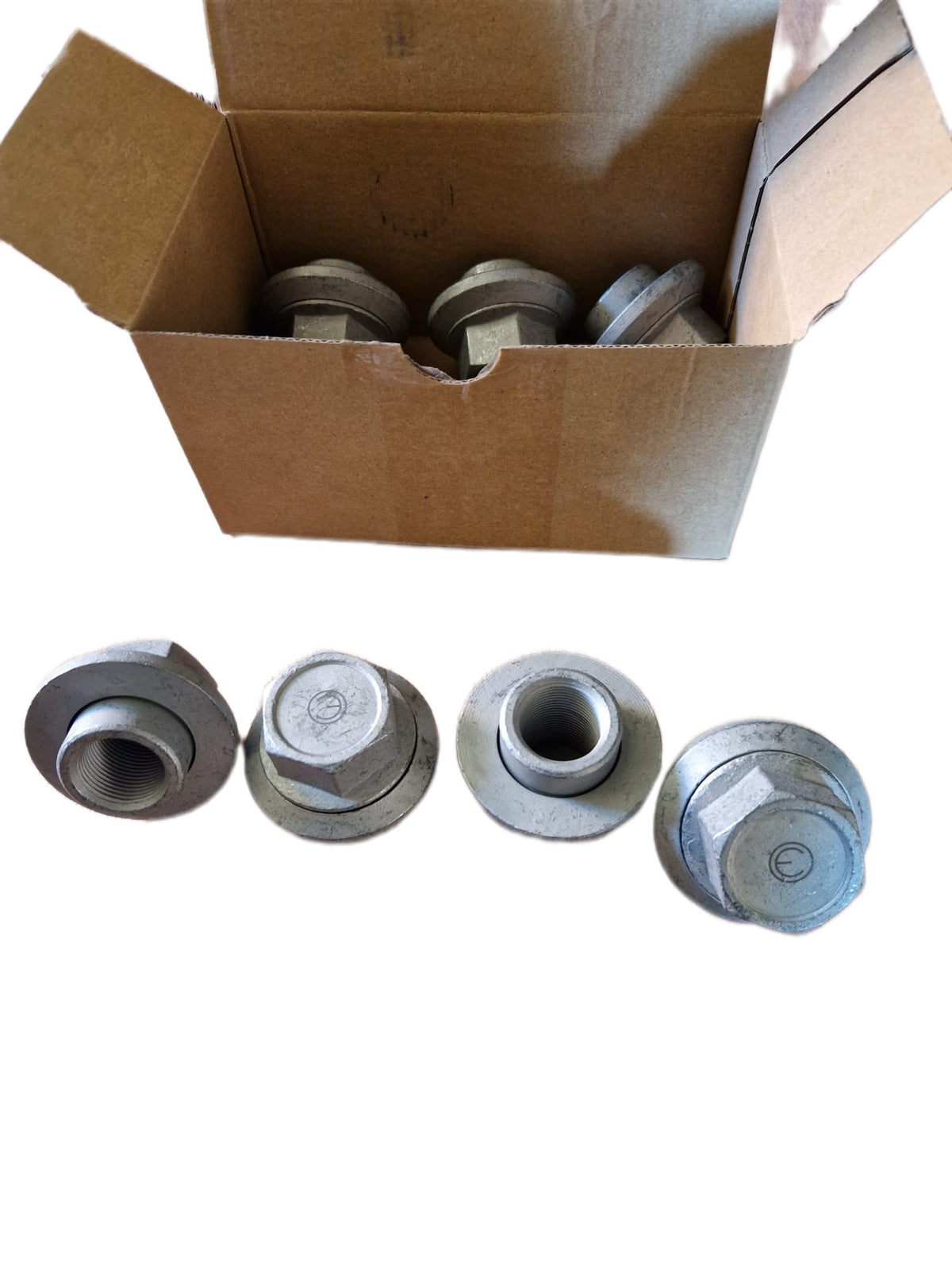 Truck wheel nut, short, M22x1.5, SW 32 mm  (Request price)