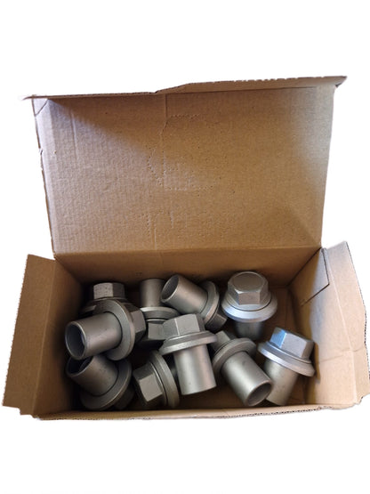 Truck wheel nut, long, M22x1.5, SW 32 mm  (Request price)