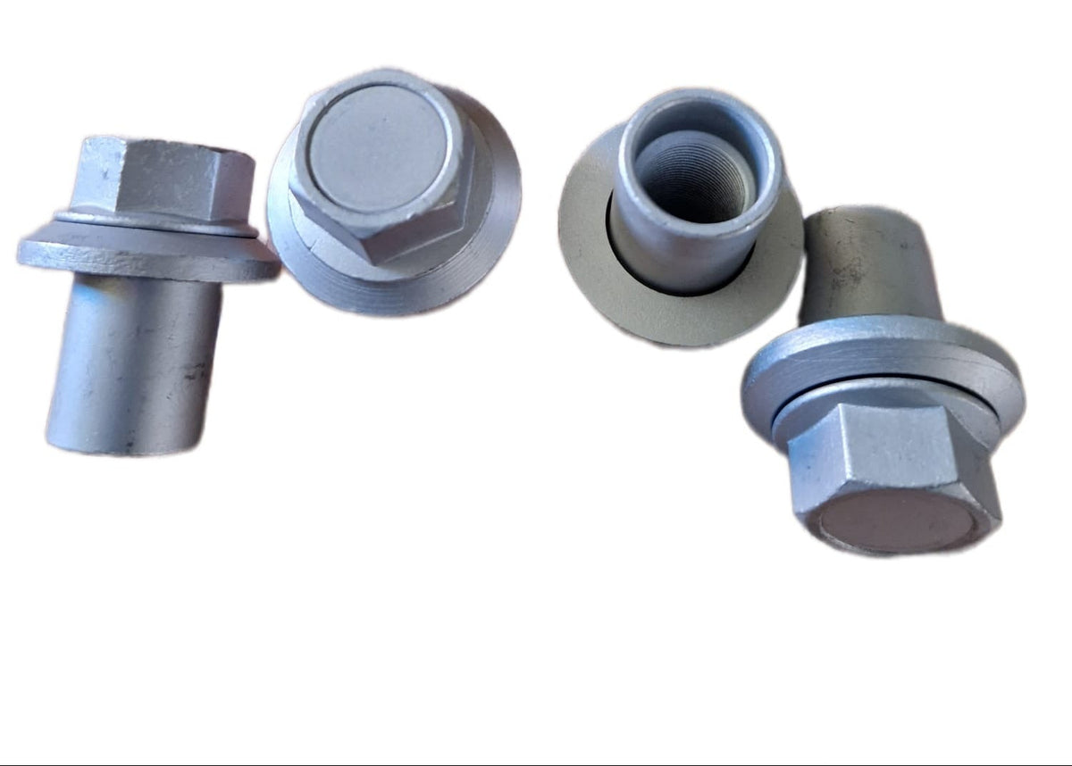 Truck wheel nut, long, M22x1.5, SW 32 mm  (Request price)
