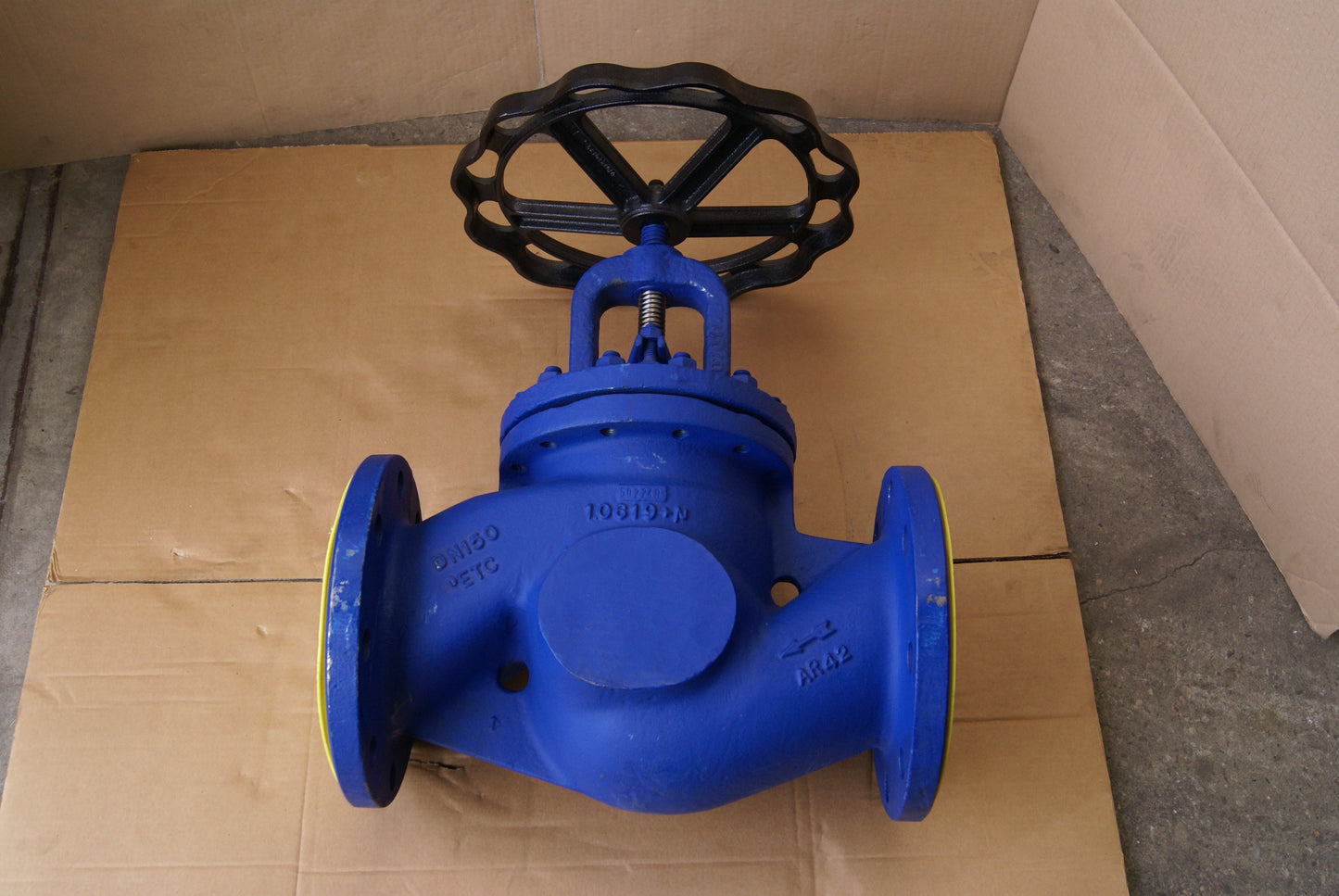 Straight Pattern Cast Steel Globe Valve DN150 PN40 Ari-Stobu