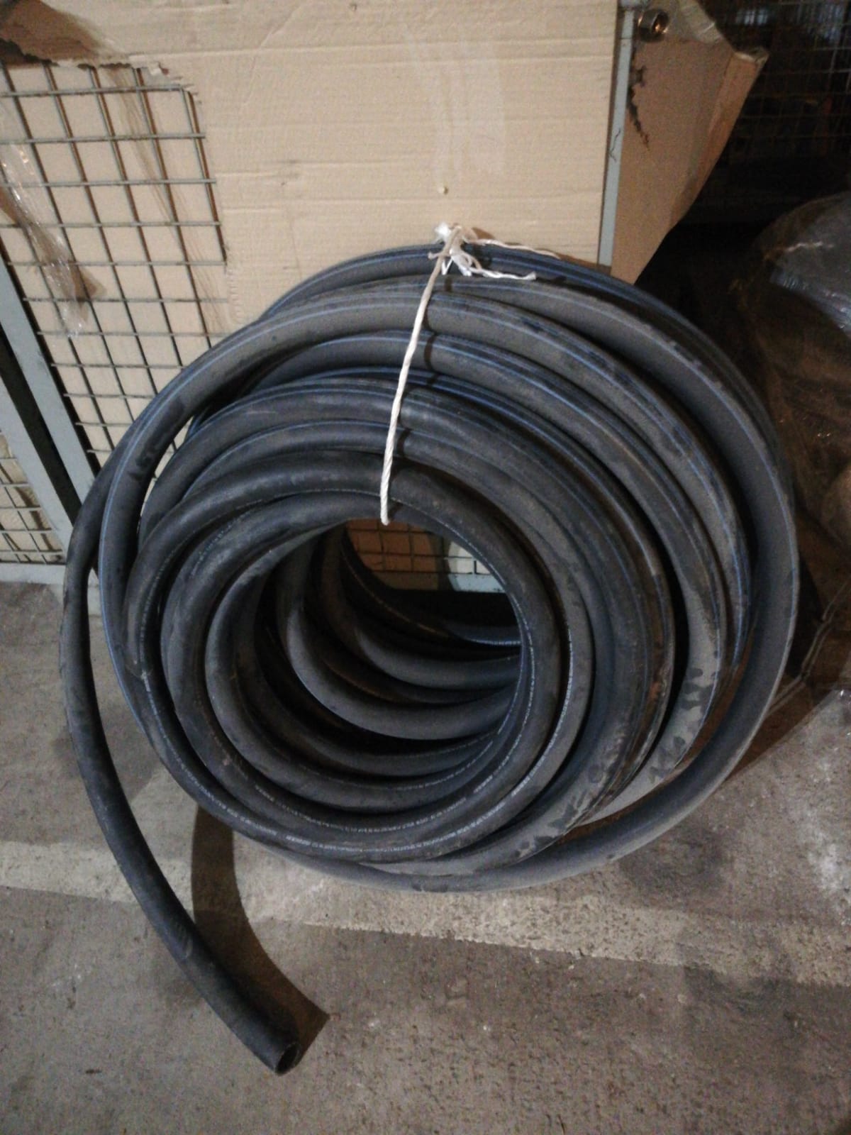 Industrial Hoses, SEMPERIT MP 20 - EPDM MULTI PURPOSE PN 20 BAR DN 32 Conductive R<10*6 Ohm/m