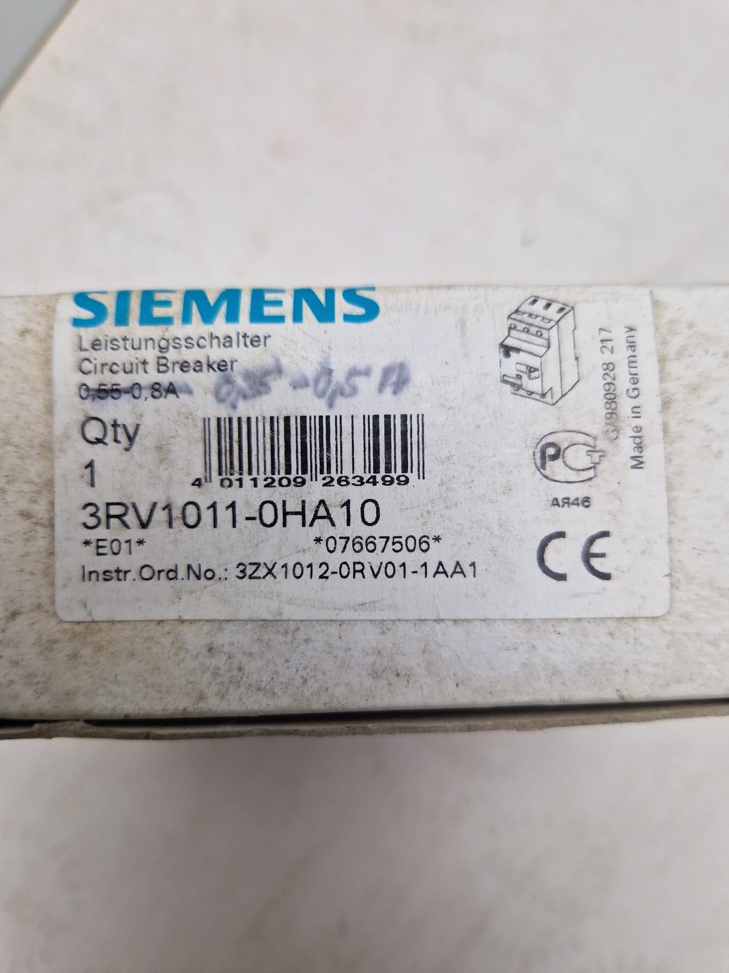 SIEMENS 3RV1011-0HA10 CIRCUIT BREAKER