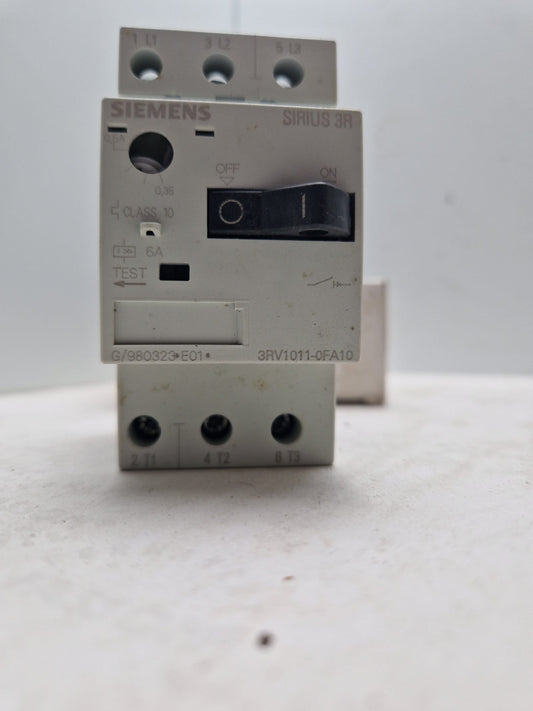 SIEMENS 3RV1011-0HA10 CIRCUIT BREAKER