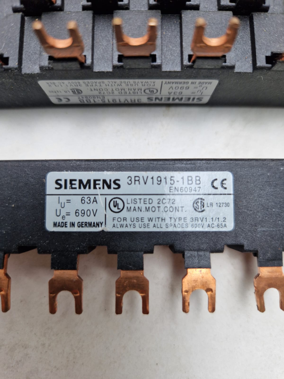 SIEMENS 3RV1915-1BB, 3-phase busbars, spacing 45mm for 3 switches