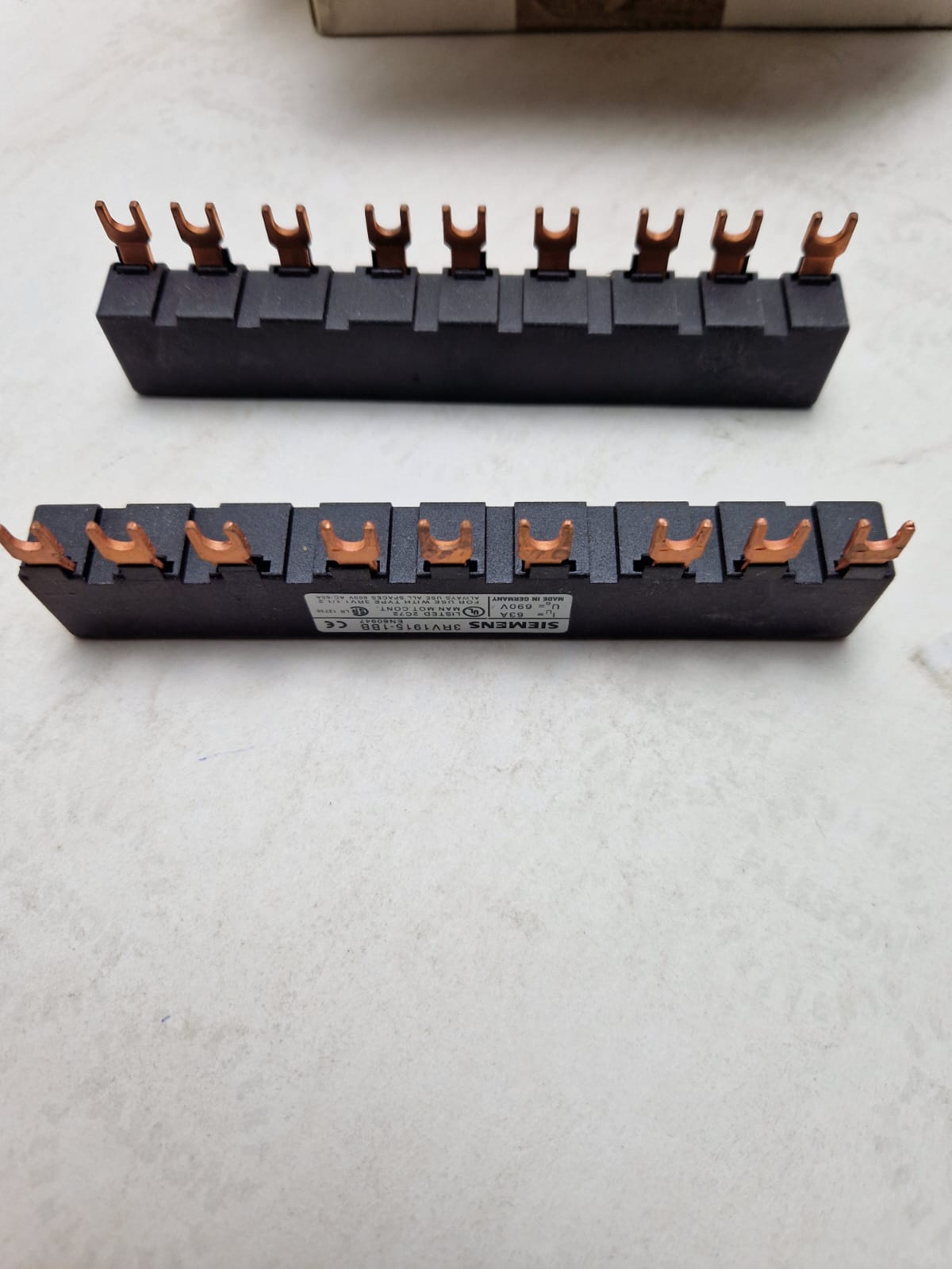 SIEMENS 3RV1915-1BB, 3-phase busbars, spacing 45mm for 3 switches