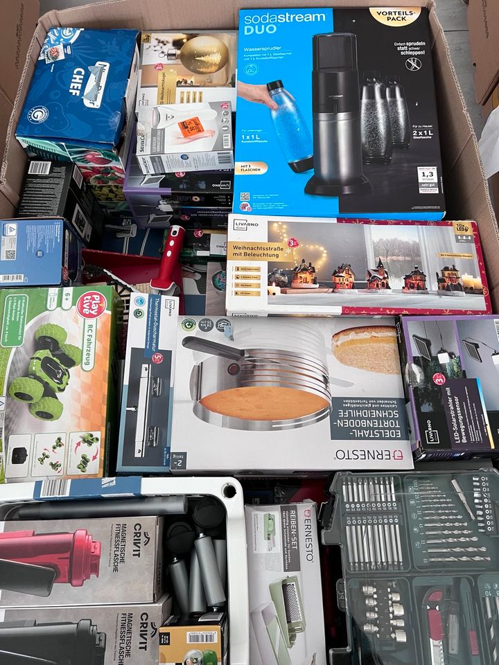 Mixed pallets with household appliances and household goods at reduced prices.