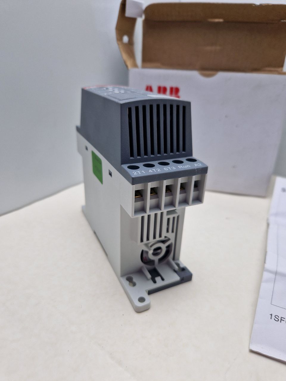 ABB 1SFA896105R7000, PSR9-600-70 Softstarter