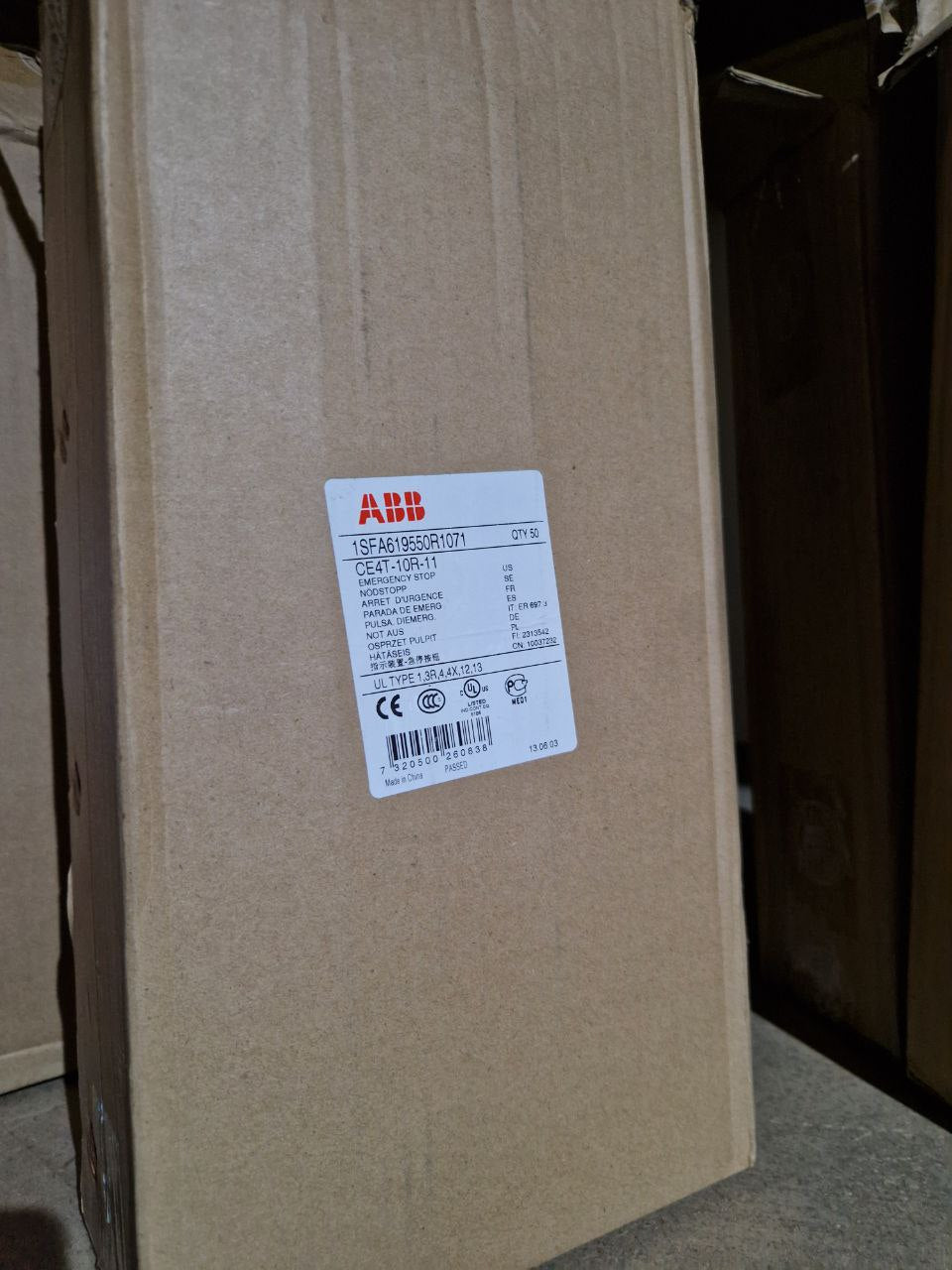 ABB CE4T-10R-11, 1SFA619550R1071 Emergency stop