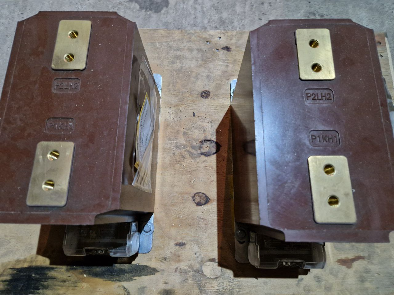 SIEMENS CURRENT TRANSFORMER  4MA72 XC  Ith. 25kA/1s 60/ 5A