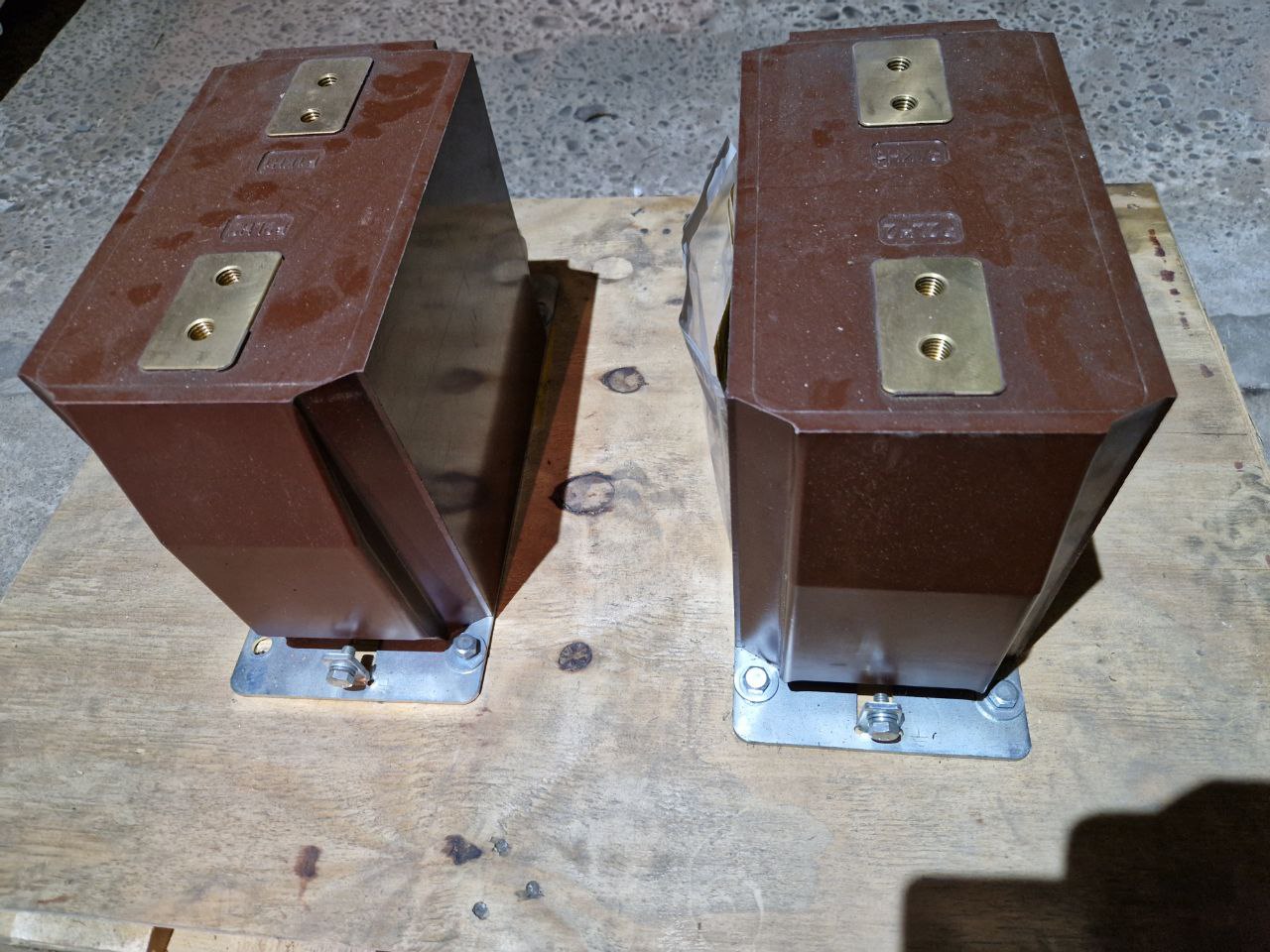 SIEMENS CURRENT TRANSFORMER  4MA72 XC  Ith. 25kA/1s 60/ 5A