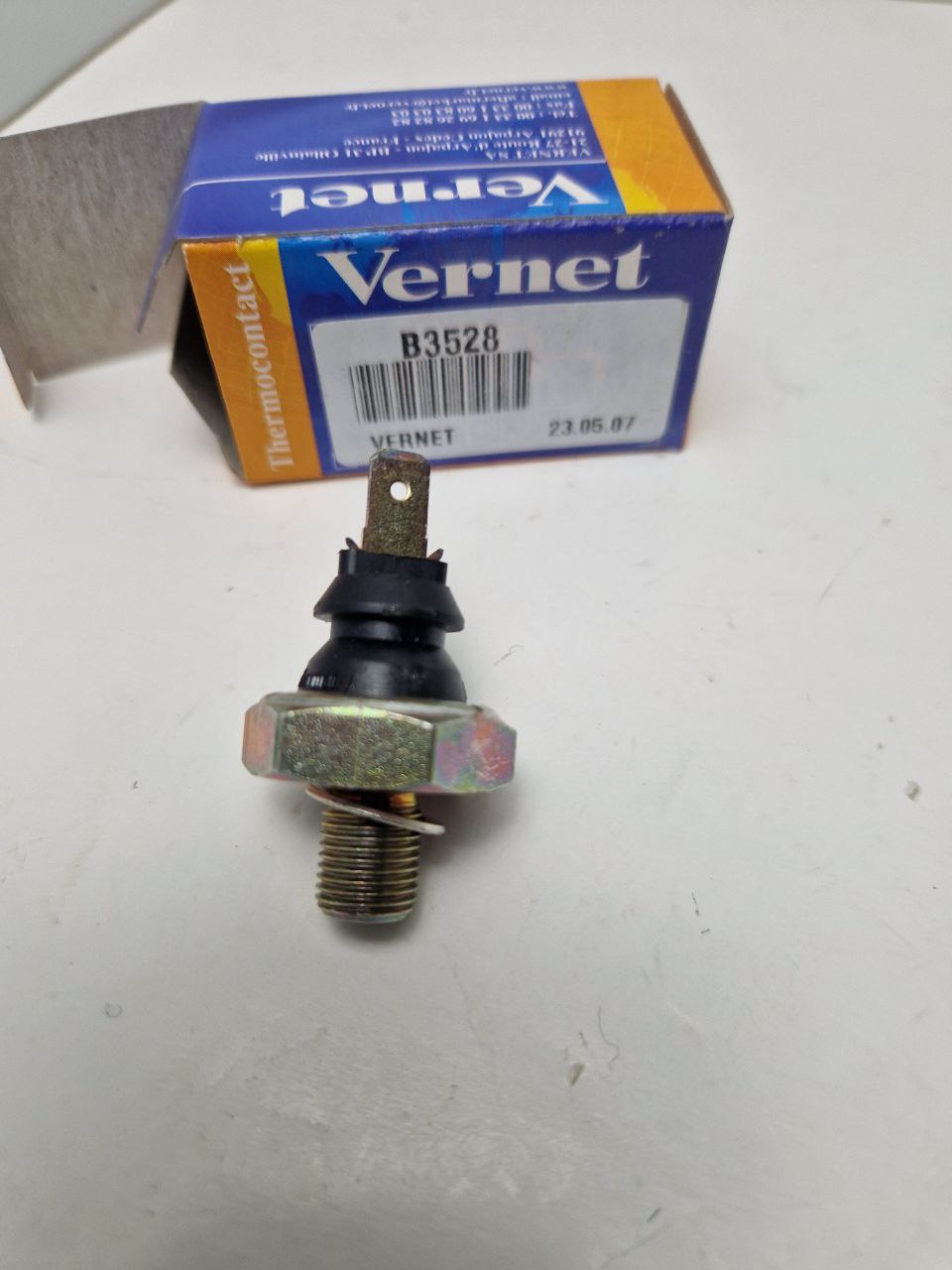 Vernet B3528 Oil pressure sensor