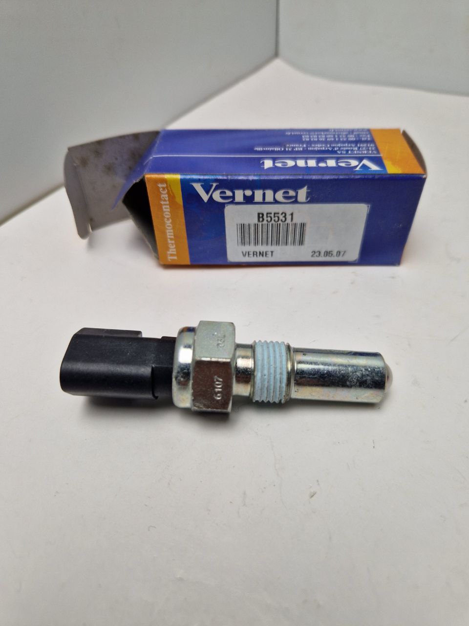 Vernet B5531 Reverse light switch