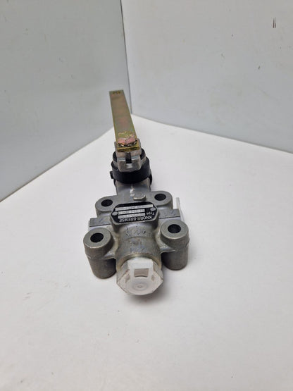 Air suspension valve, Levelling Valve KNORR-BREMSE SV 1361, 12135 25, I 90452, DGS S6350