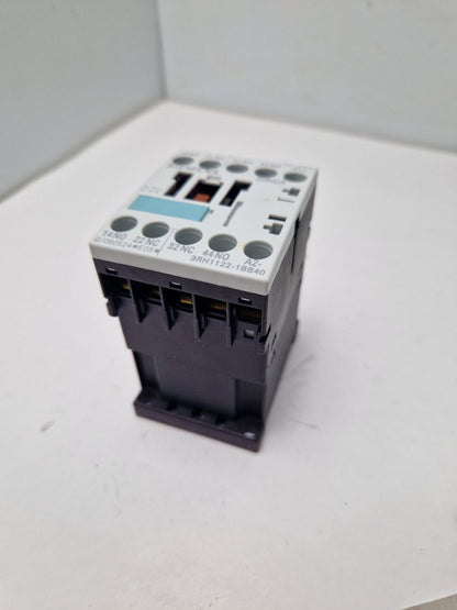 SIEMENS SIRIUS 3RH1122-1BB40, AC-15: 6A 230V 22E 2NO+2NC, Auxiliary relay contactor 24V  (Request price)