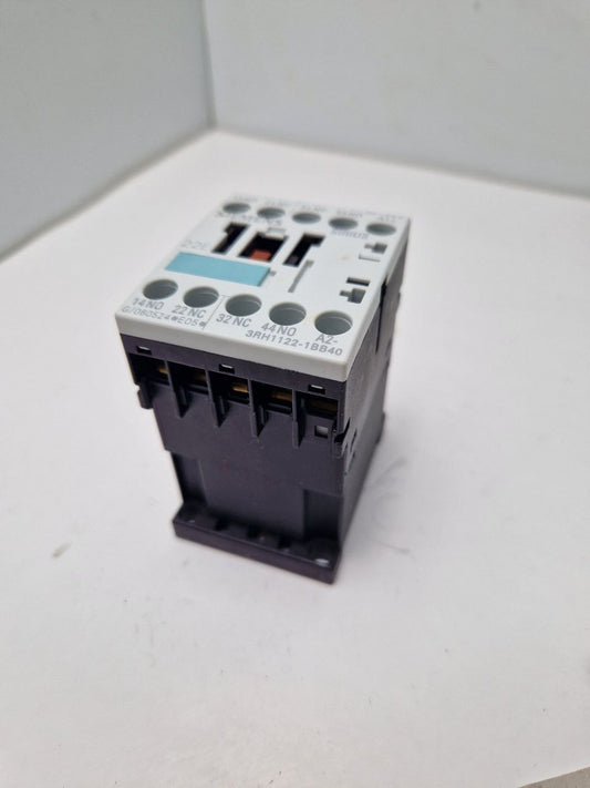 SIEMENS SIRIUS 3RH1122-1BB40, AC-15: 6A 230V 22E 2NO+2NC, Auxiliary relay contactor 24V  (Request price)