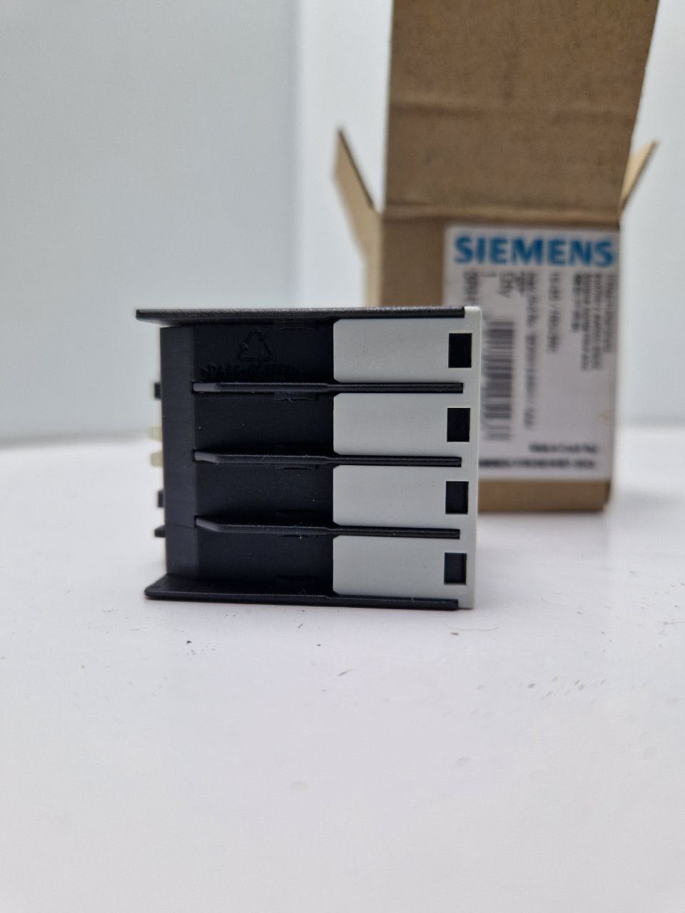 SIEMENS 3RH1911-2HA12, Auxiliary switch block, 1S+20/1NO+2NC  (Request price)
