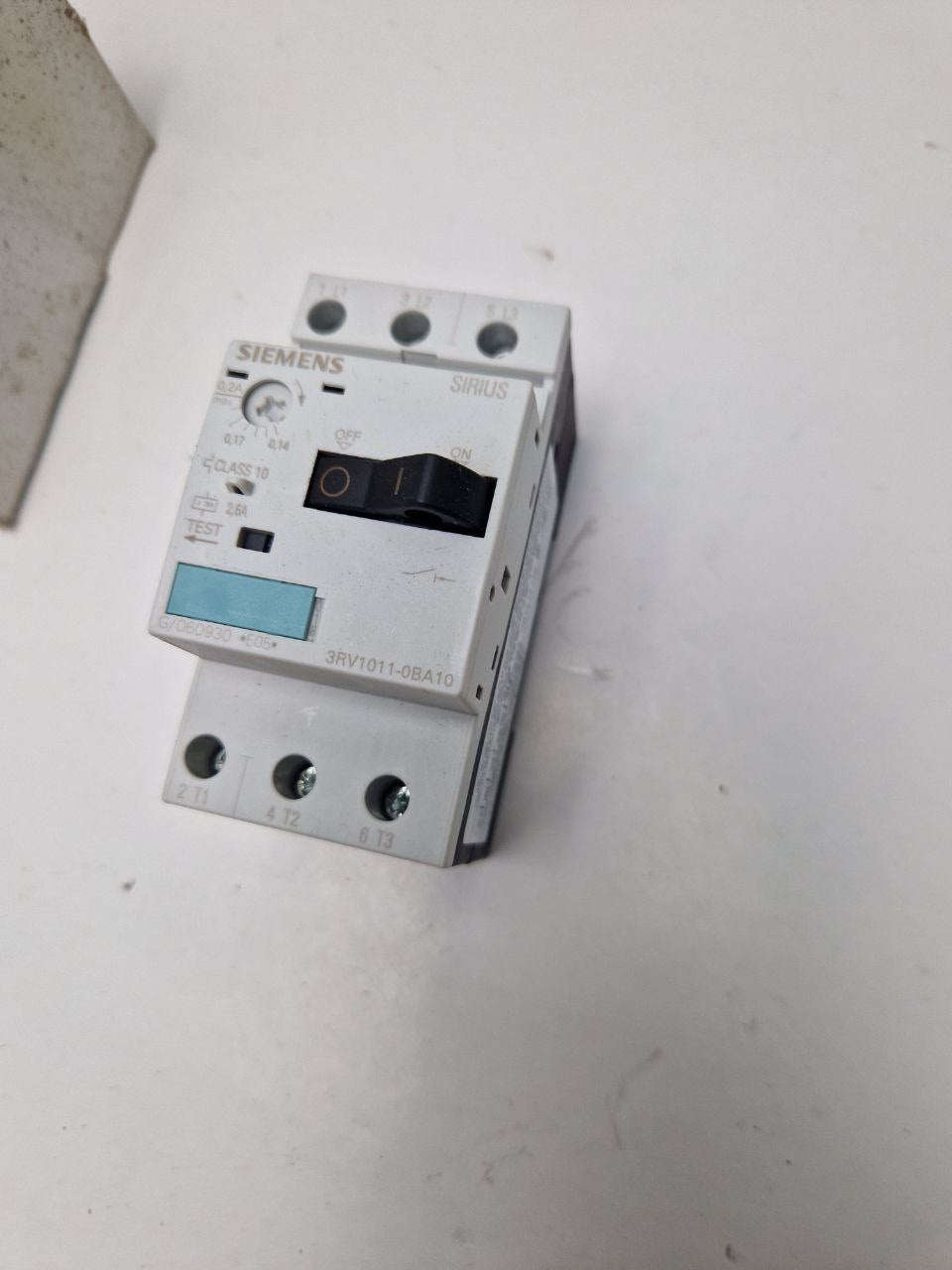 SIEMENS SIRIUS 3RV1011-0BA10, Molded case circuit breaker  0.14-0.2A  (Request price)