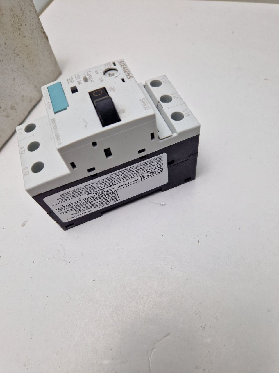 SIEMENS SIRIUS 3RV1011-0BA10, Molded case circuit breaker  0.14-0.2A  (Request price)