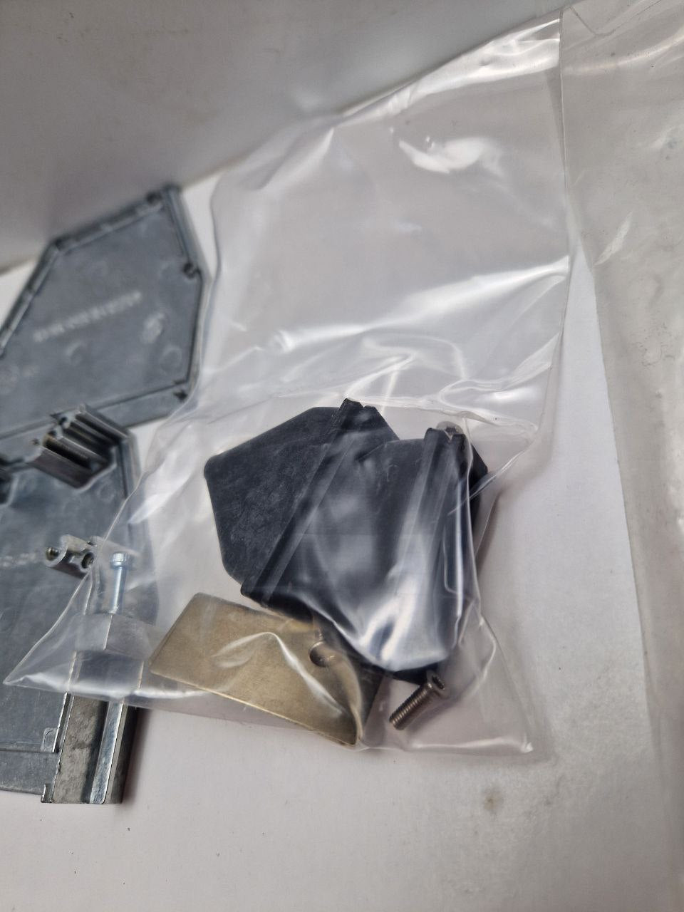 Harting 09 06 housing for DIN 41612 connectors, 09068480531  (Request price)
