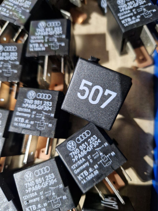 Original VW Audi switching relay type "507", 7N0951253  (Request price)