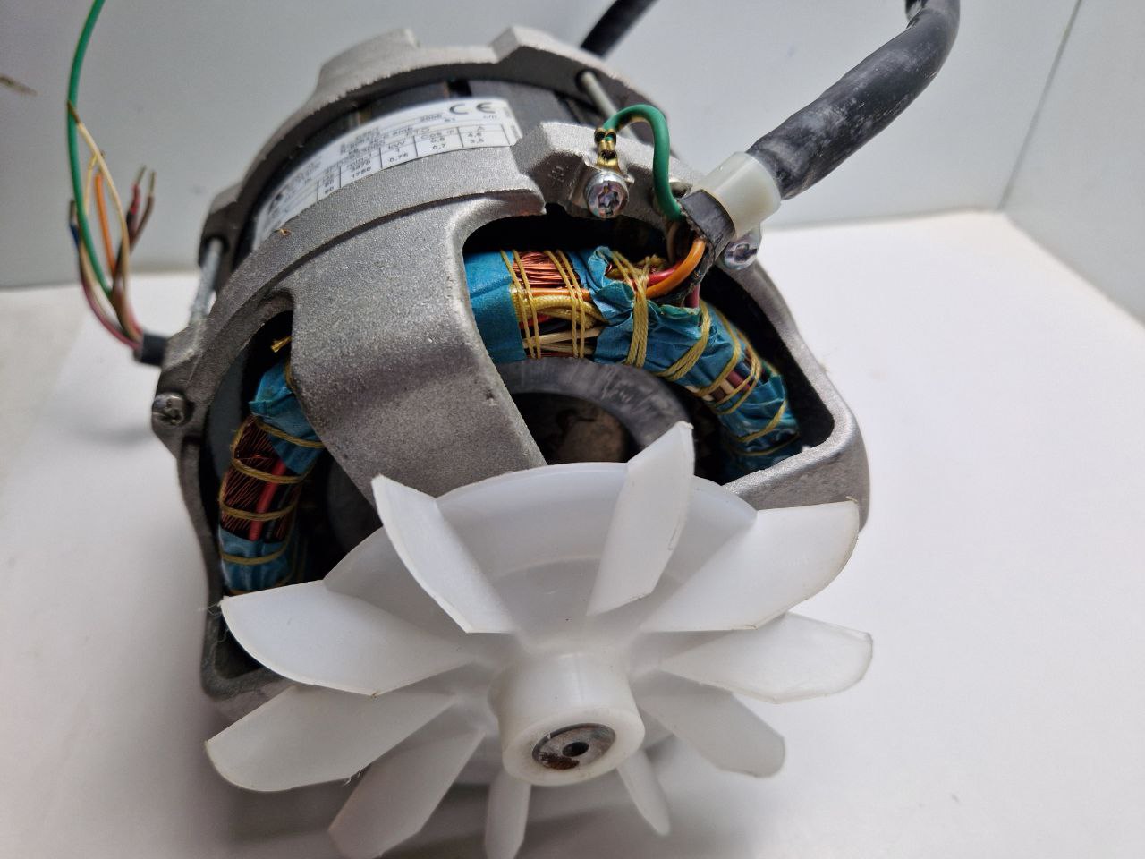 MOTOR LEROY SOMER 3-D29/T 230V / 60Hz / 3470 min-1/ 1kW / Cos. 0,8 / 4,6A  (Request price)