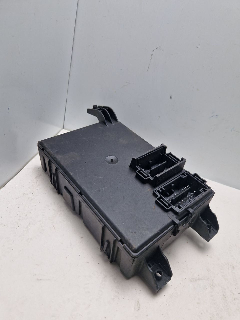 Fuse box GM 13142241, 000292540, 28084929  Delphi  (Request price)