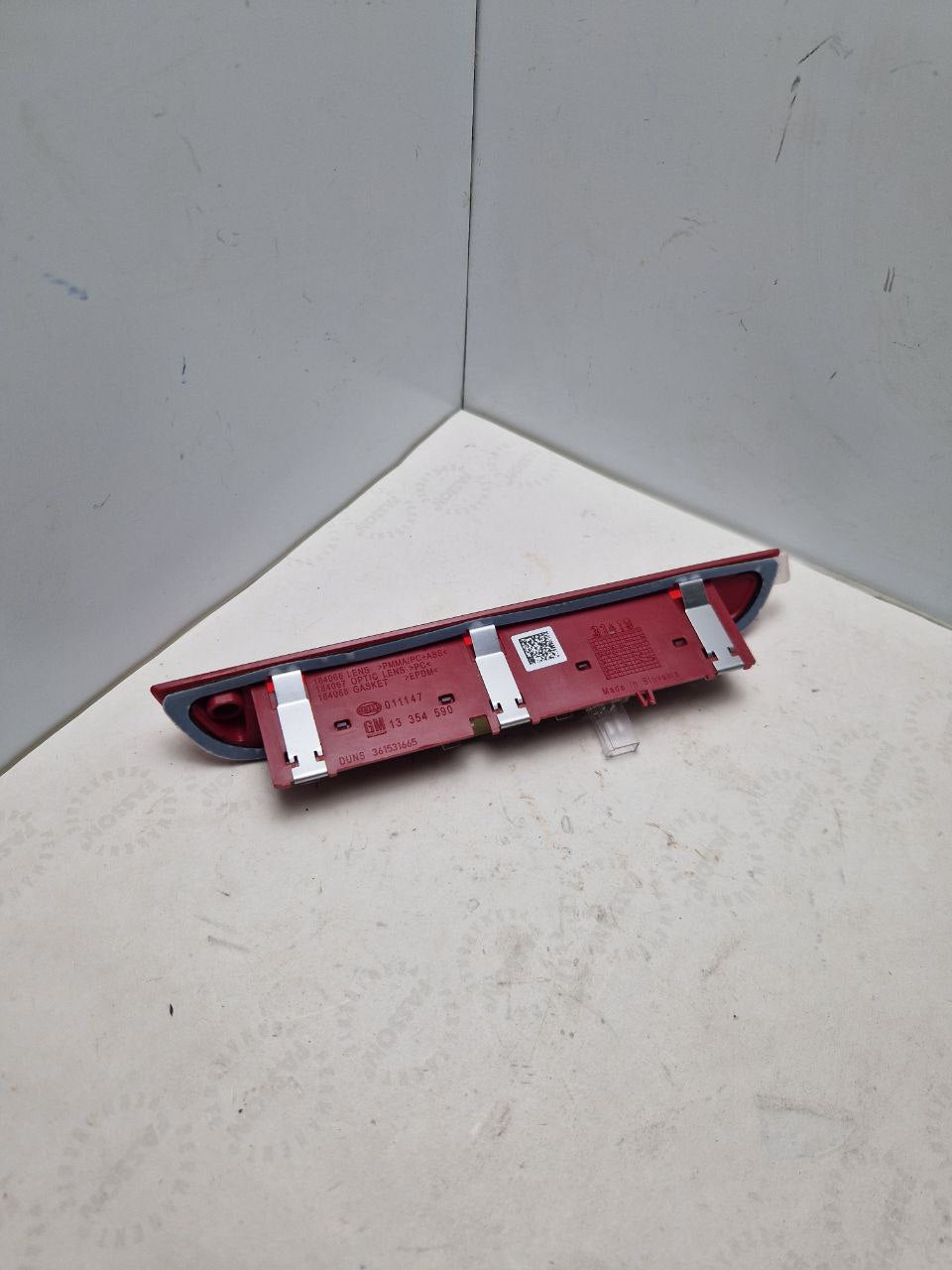 MIDDLE REAR LIGHT  HELL 011147 GM 13 354 590 DUNS 361531665 31419  (Request price)