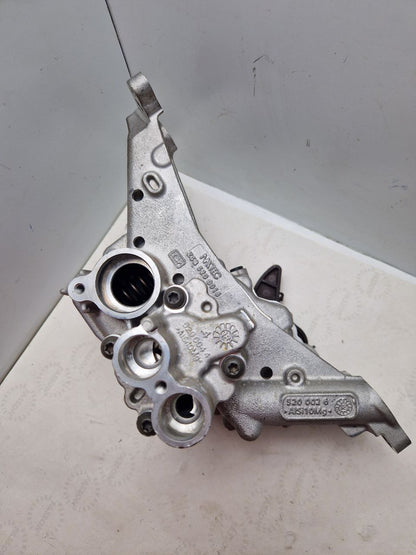 Oil Pump Assembly 5.2L V12 HY53-6621-A OEM Aston Martin DB11 2017 (Request price)