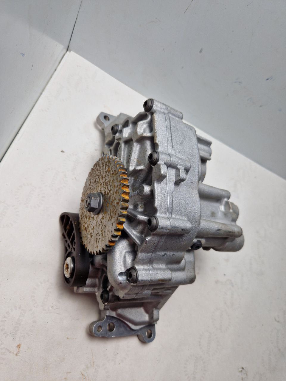 Oil Pump Assembly 5.2L V12 HY53-6621-A OEM Aston Martin DB11 2017 (Request price)