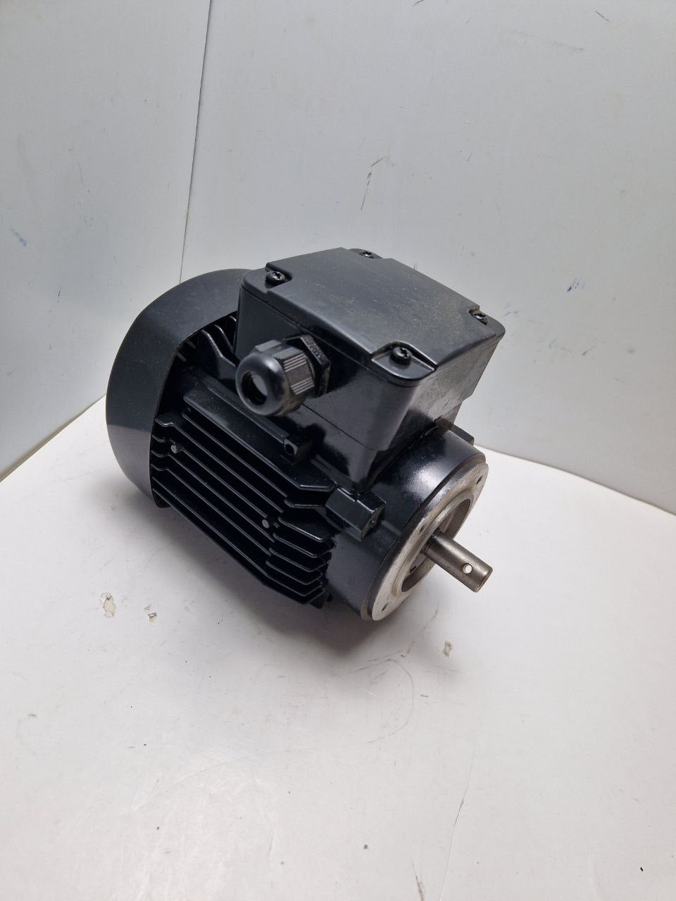 LEROY® SOMER  LS63, N°005502/09-10,  IP55 IK 06 cl. F 40 °C (Request price)